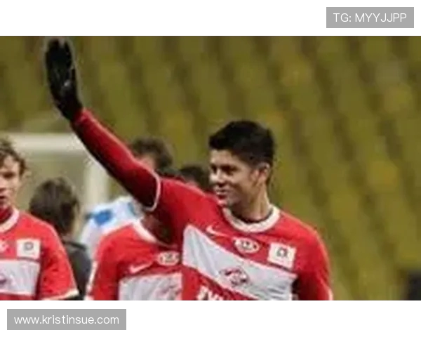 罗霍在解放者杯比赛中肘击队友致其右眼肿胀鼻血直流情况严重 罗霍在解放者杯比赛中肘击队友致其右眼肿胀鼻血直流情况严重